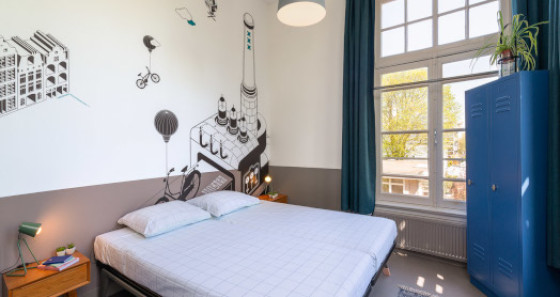This modern hostel offers 539 beds divided in 2-, 4- and 6-bedded rooms with an ensuite-bathroom.