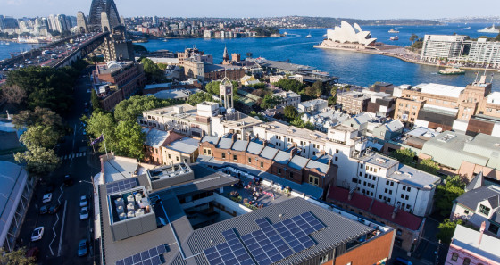 Sydney Harbour YHA is located in the ‘The Rocks’, a historic part of the city perched high above the magnificent Sydney Harbour. 