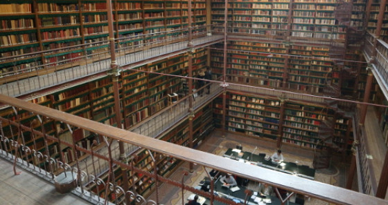 Besuch der Cuypers Bibliothek im Rijksmuseum - älteste und umfangreichste Sammlung über Kunstgeschichte in den Niederlanden.