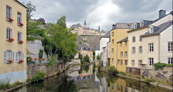Seit 1994 gehört die Altstadt Luxemburgs mit ihren historischen Stadtvierteln, welche die typischen Bauformen des Landes widerspiegeln, zum UNESCO Weltkulturerbe. 