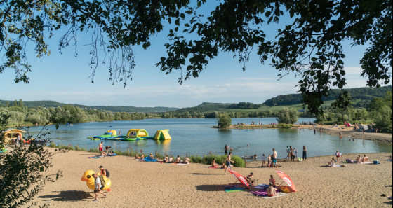 The well-known ponds in Remerschen with its beach, the ‘Baggerweier’ attract during summer visitors of all ages. Copyright: Alfonso Salgueiro www.alsalphotography.com/LFT