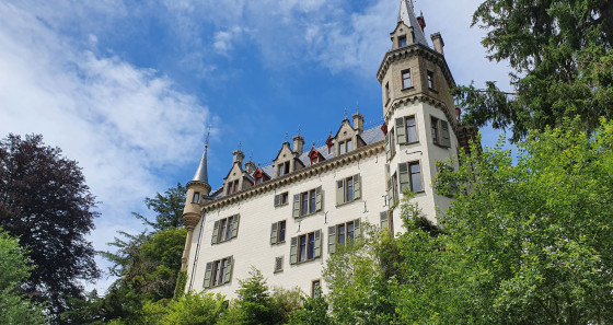 Das Schloss Meysembourg, welches 1880 neu errichtet wurde, lag auch auf der Rundwanderroute.