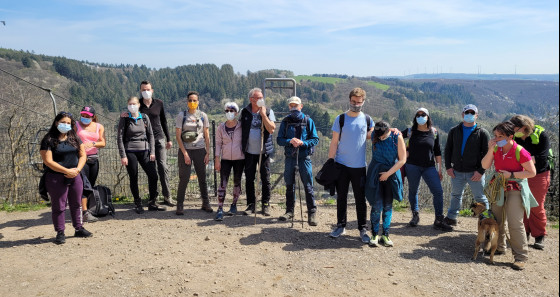 Am 24. April eröffneten die Luxemburger Jugendherbergen mit einer geführten Tagestour um das Ourstädtchen Vianden die Wandersaison. 