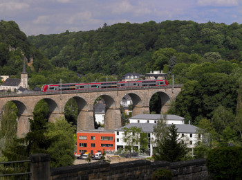 The youth hostel Luxembourg is located below the train bridge in Pfaffenthal
