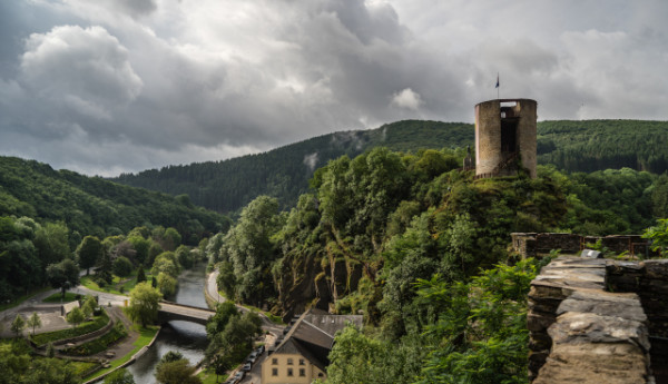 LFT 2017 06665 Château Esch-sur-Sûre Copyright Ross OC Jennings LFT
