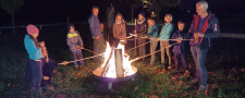 Die Familien liessen den Abend gemütlich am Lagerfeuer mit Stockbrot ausklingen.