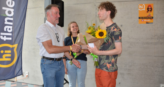 Paul Biliet directeur Sharon De Kimpe directrice de l'auberge Groeninghe et l'un des gagnants de la campagne 