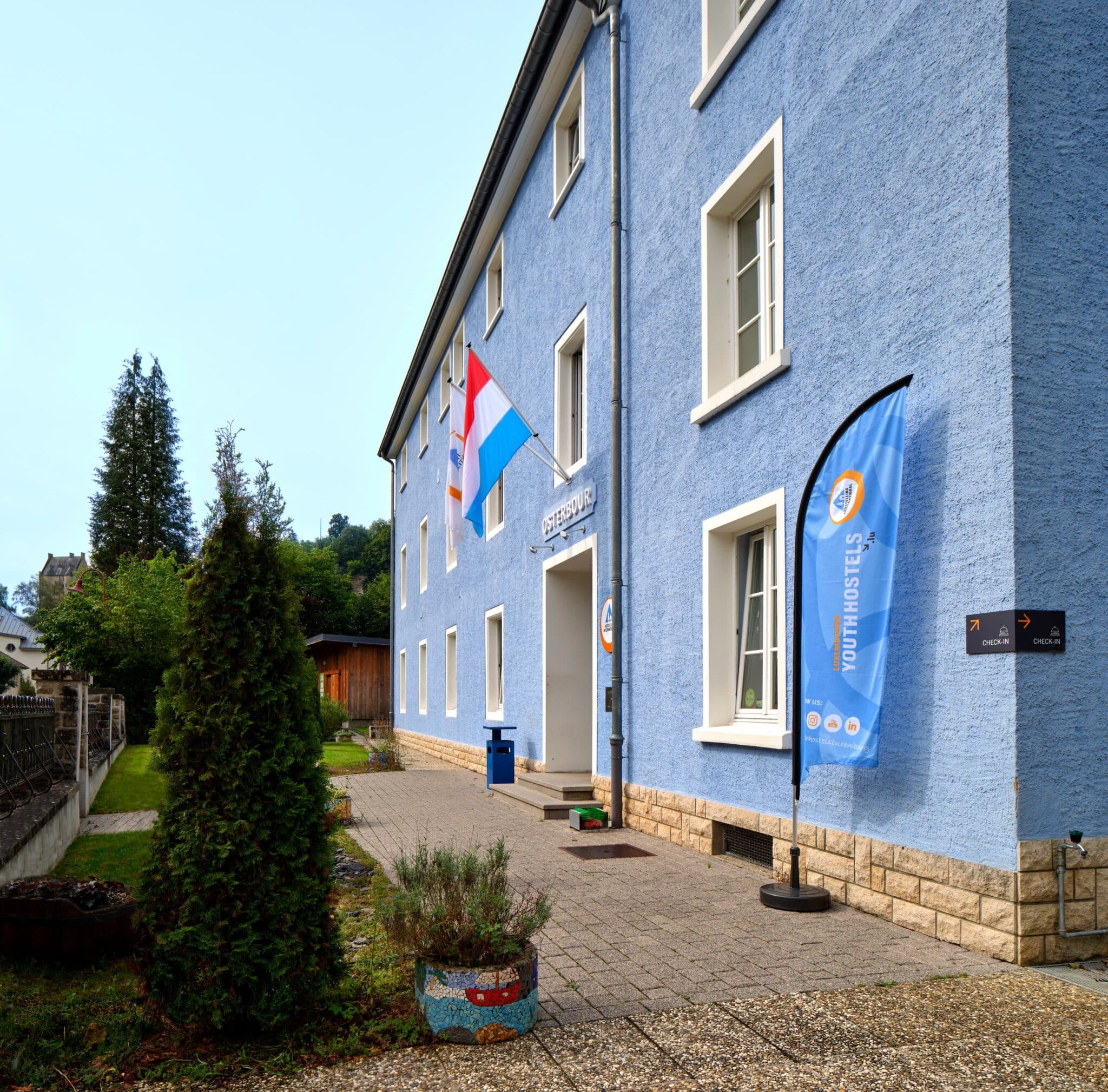 Youth hostel Larochette - Hauptgebäude von der Seite
