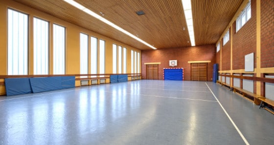 Für Bewegungsspiele steht auch eine Sporthalle zur Verfügung in Bech-Kleinmacher