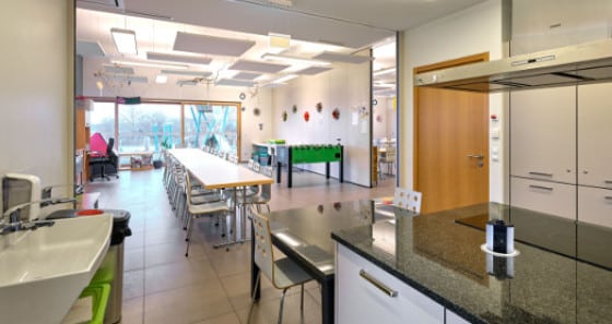 Große Küche und Essensraum in Elvange