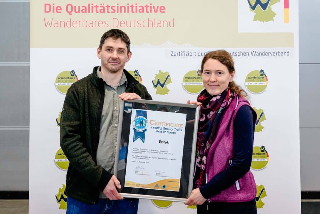 CMT Stuttgart Uebergabe ©Deutscher Wanderverband