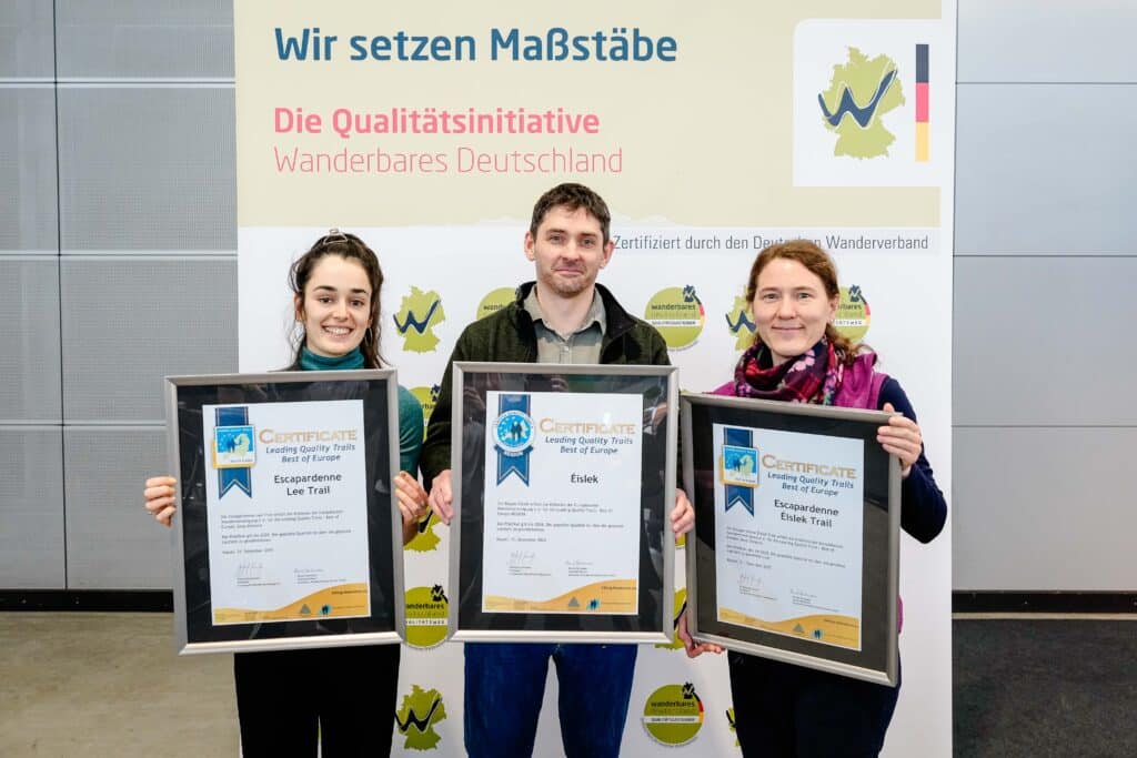 CMT Stuttgart Uebergabe_©Deutscher Wanderverband